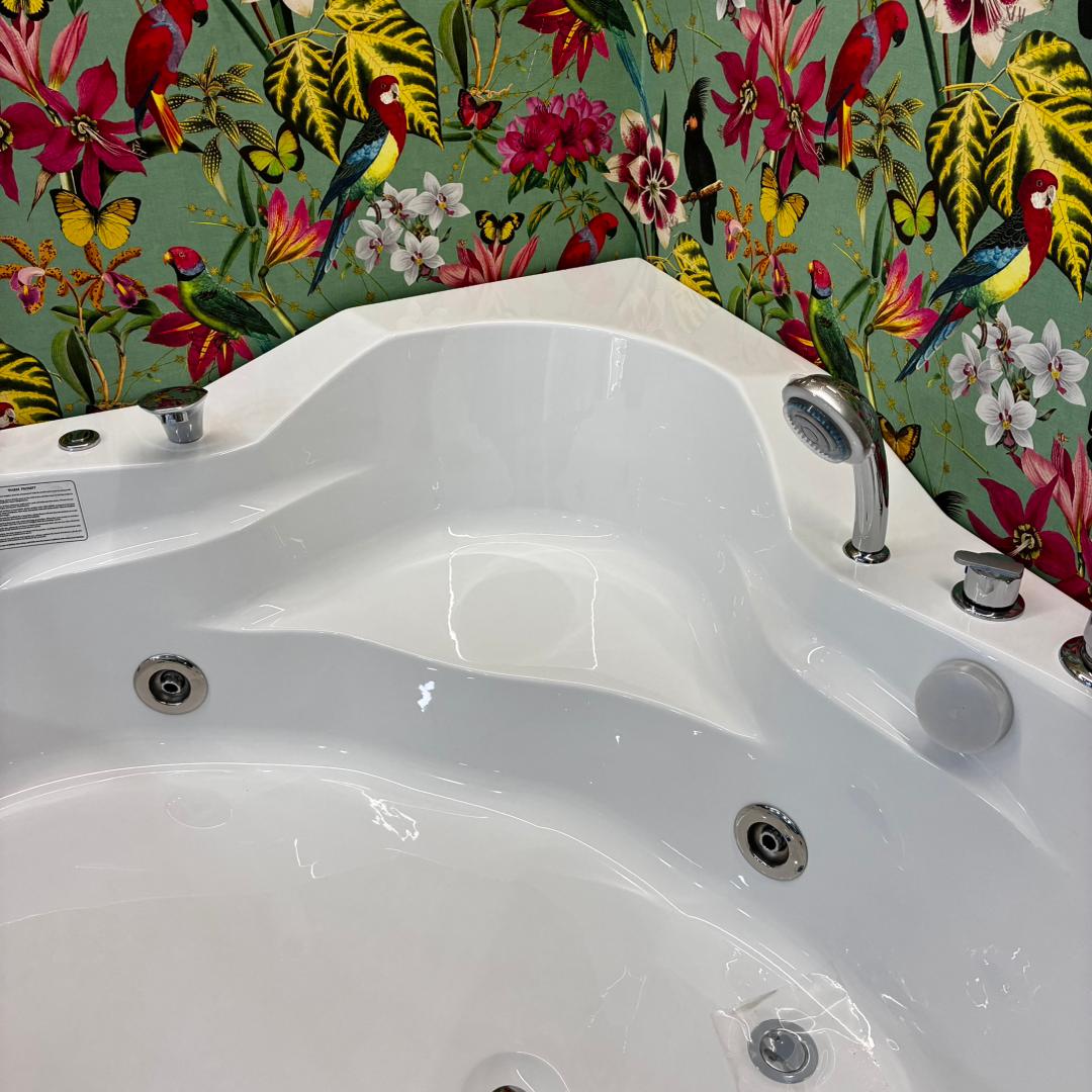Corner Jacuzzi 155x155cm - Premium WhirlPool from Kimo Group - Just GH₵17995! Shop now at Kimo Group