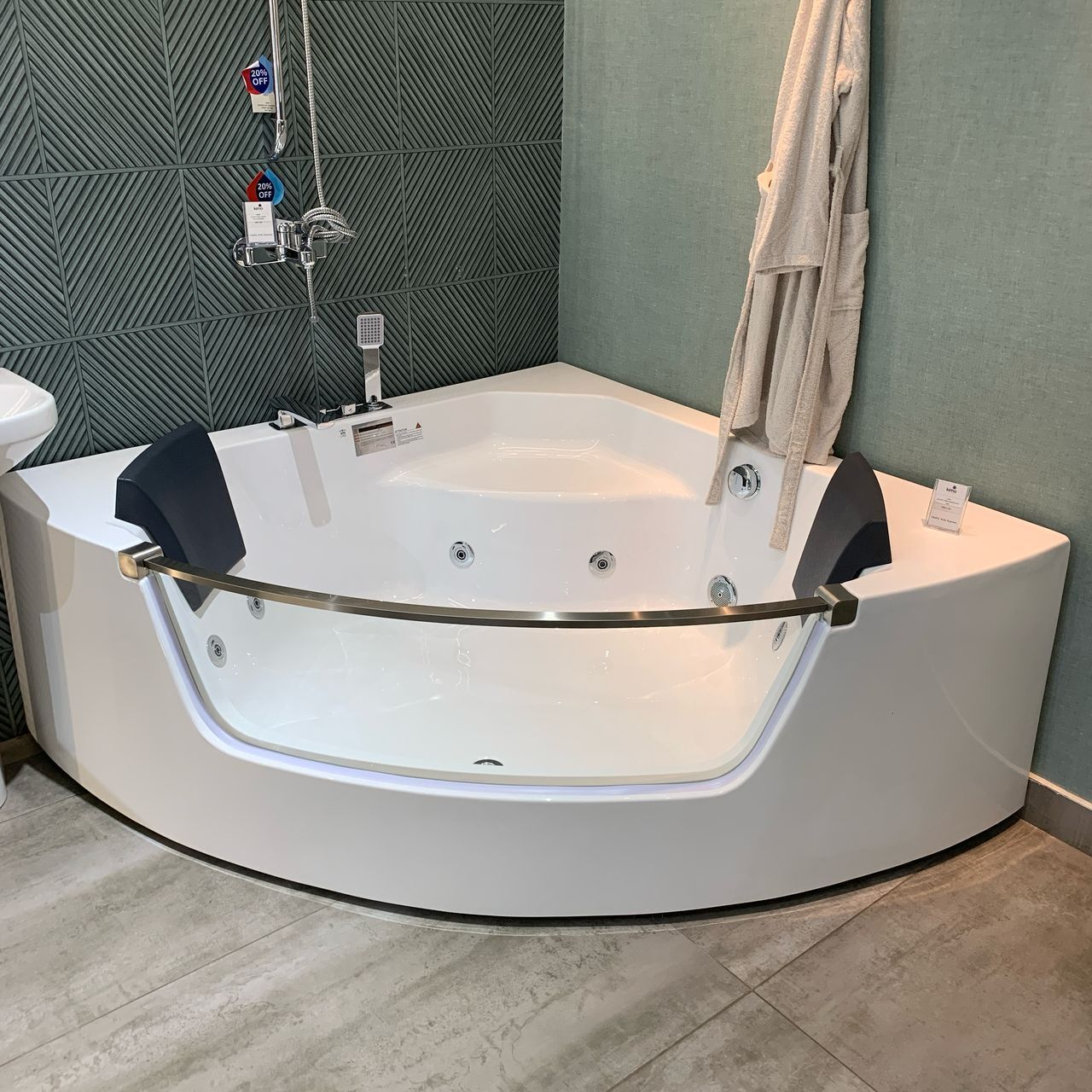 Whirlpool OCY-5026 - Premium WhirlPool from Tona - Just GH₵25595! Shop now at Kimo Group