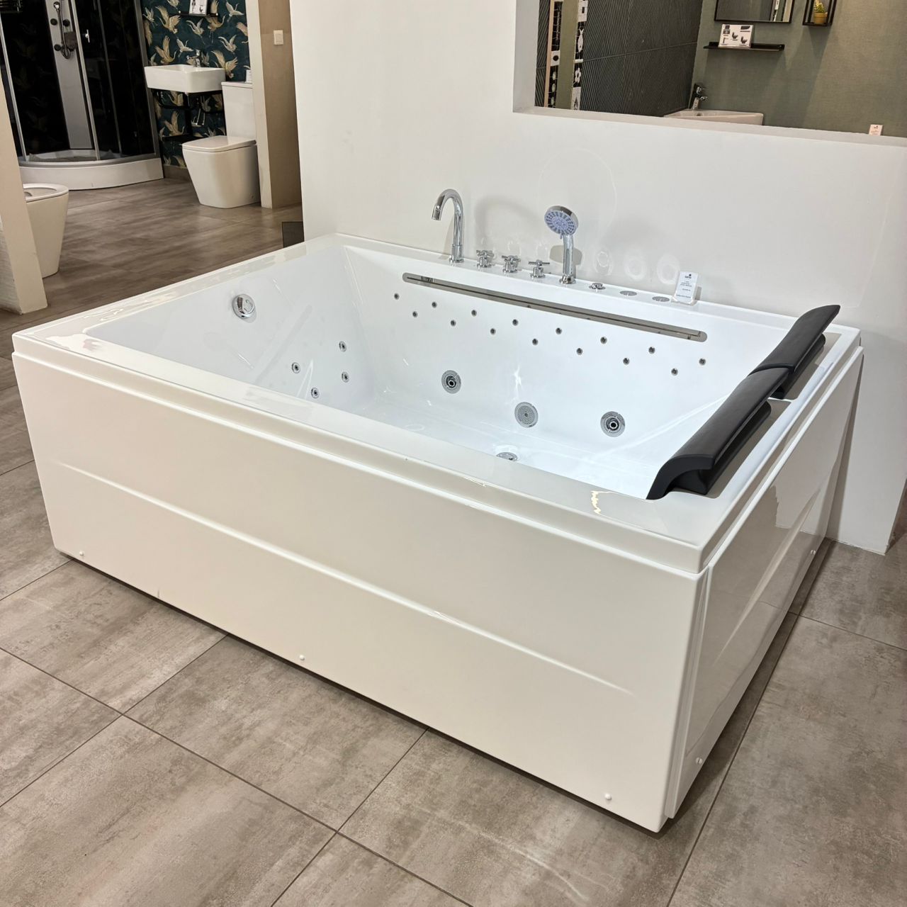 Whirlpool Q419D - Premium WhirlPool from Kimo Group - Just GH₵28950! Shop now at Kimo Group