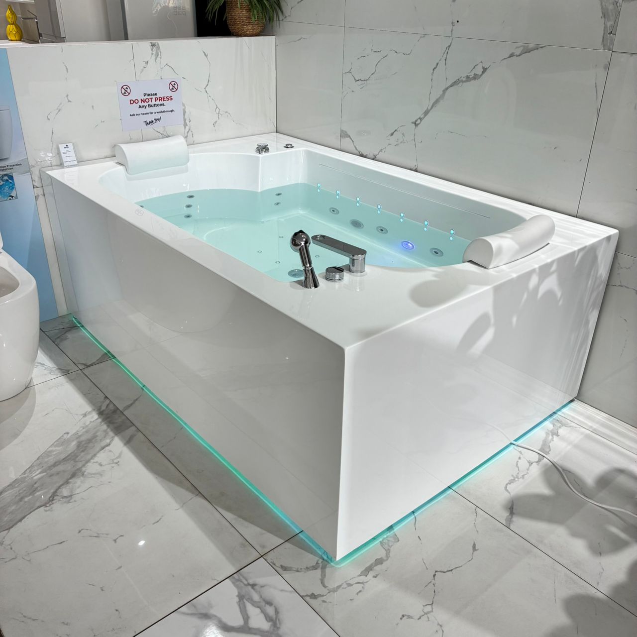 Whirlpool Q441A - Premium WhirlPool from Kimo Group - Just GH₵33650! Shop now at Kimo Group