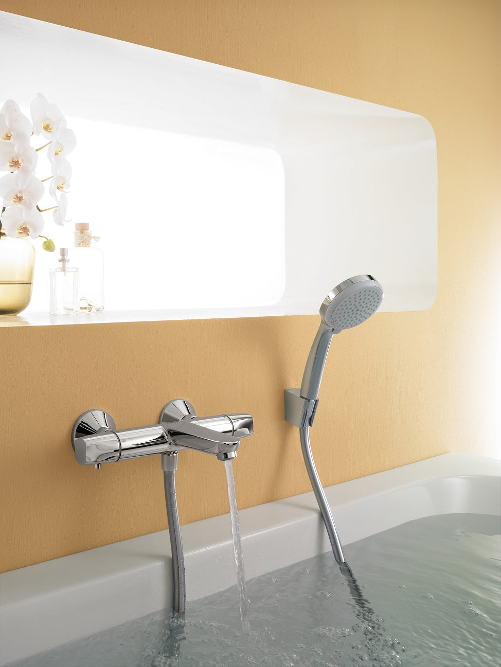 Croma 100 Vario Shower Set - Premium Showers from Hansgrohe - Just GH₵281! Shop now at Kimo Group