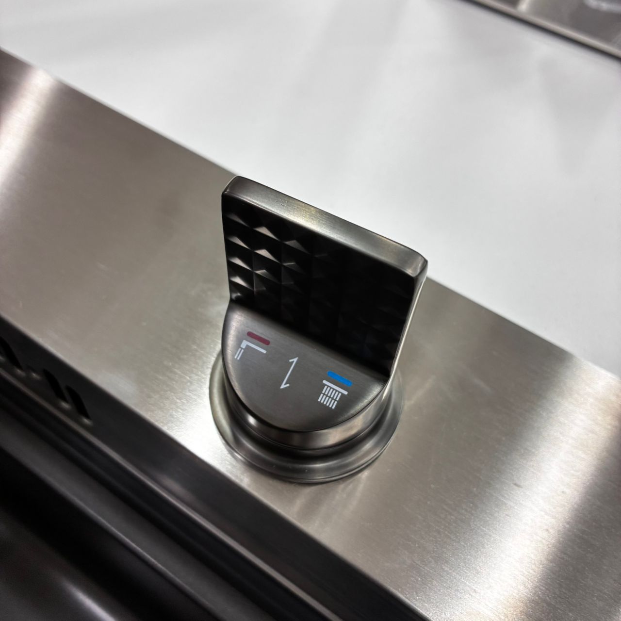 Kitchen Sink 304 - Premium Kitchen from Kimo Group - Just GH₵3950! Shop now at Kimo Group